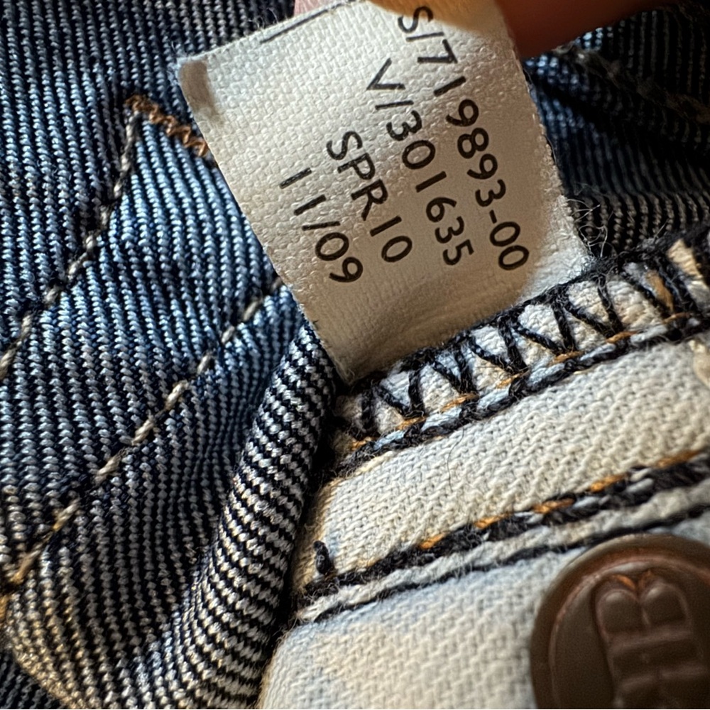 Curvy Boot Jeans - Picture 10 of 10